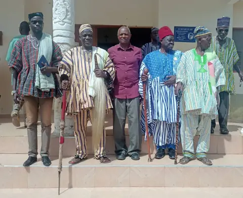 Le Dr Dapila avec les rois