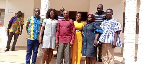 Le Dr Dapila avec les Nabnam